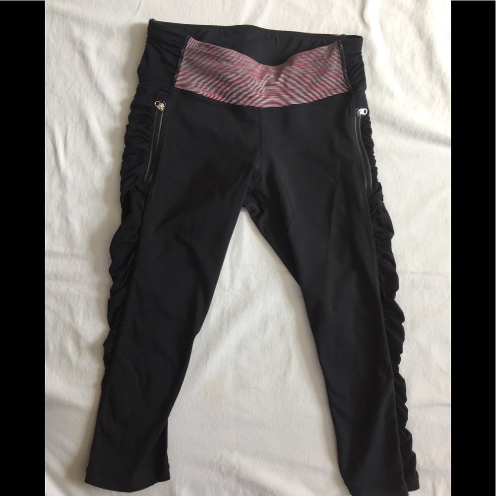 Lululemon Crop Charcoal Sz 6 Fun Rouched Sides